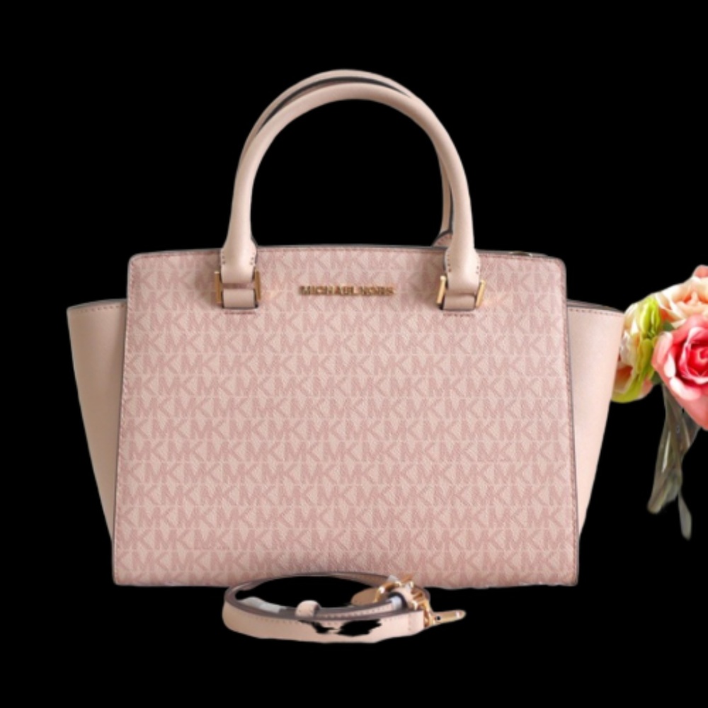 Michael Kors Selma Medium BNWT